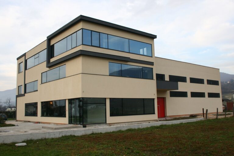 Poslovno-servisna građevina Automerc Škoro